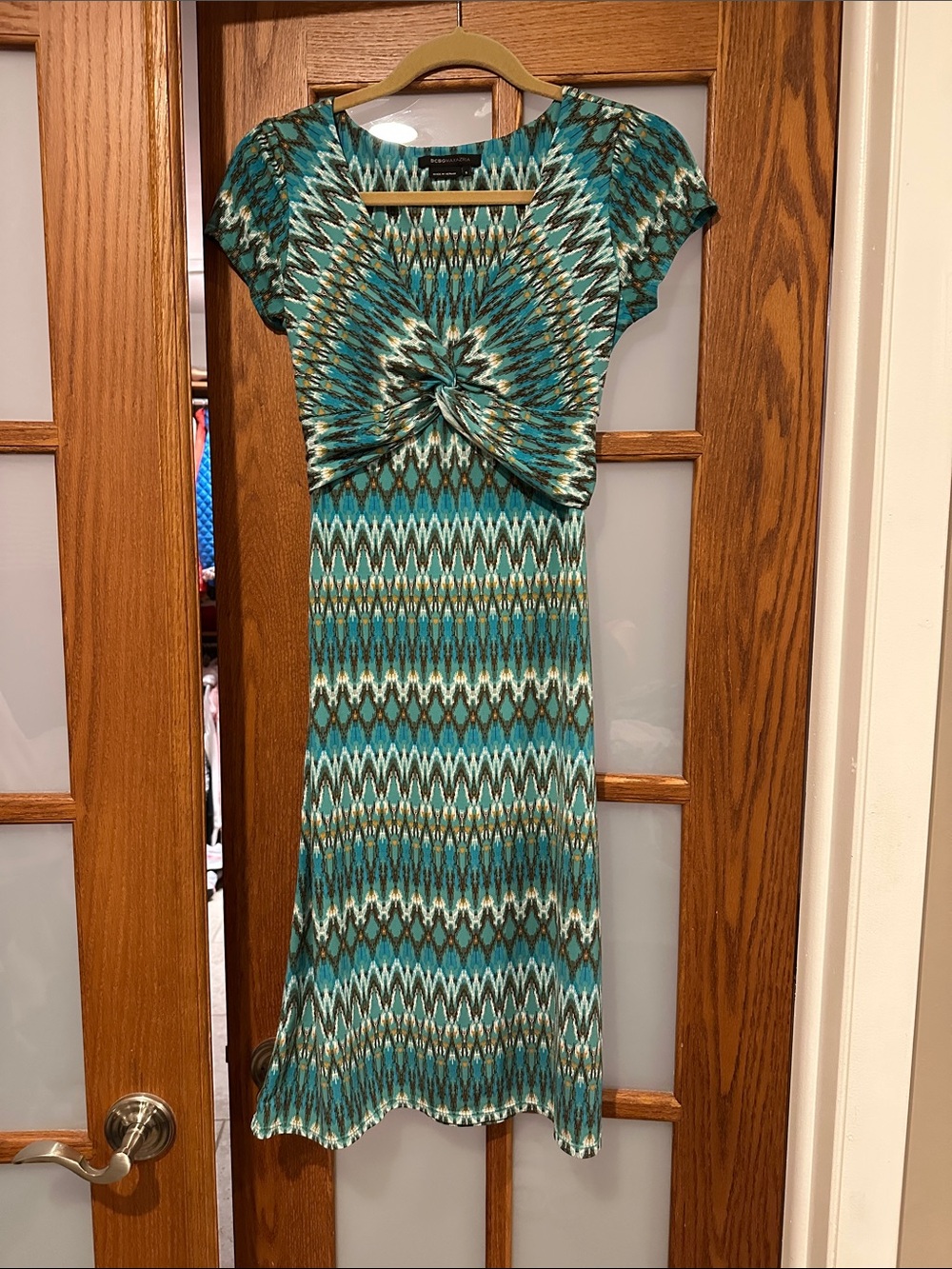 BCBGMaxAzria Teal and White Patterned Twist-Front Midi Dress - Picture 3 of 7